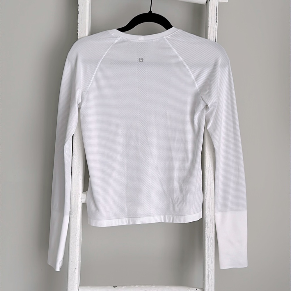 Lululemon top size 6